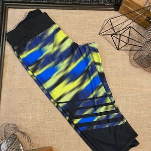 EUC Danskin Now Yellow/ Blue Workout Leggings Capri Size XL